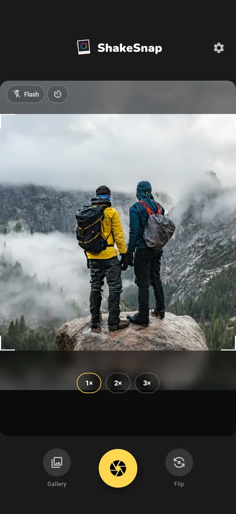 ShakeSnap camera screen with two hikers in the viewfinder